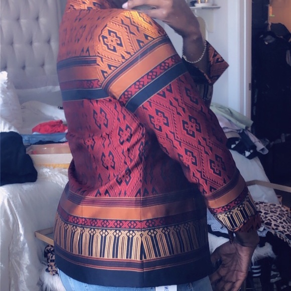 Detailed Jacket - Picture 2 of 3